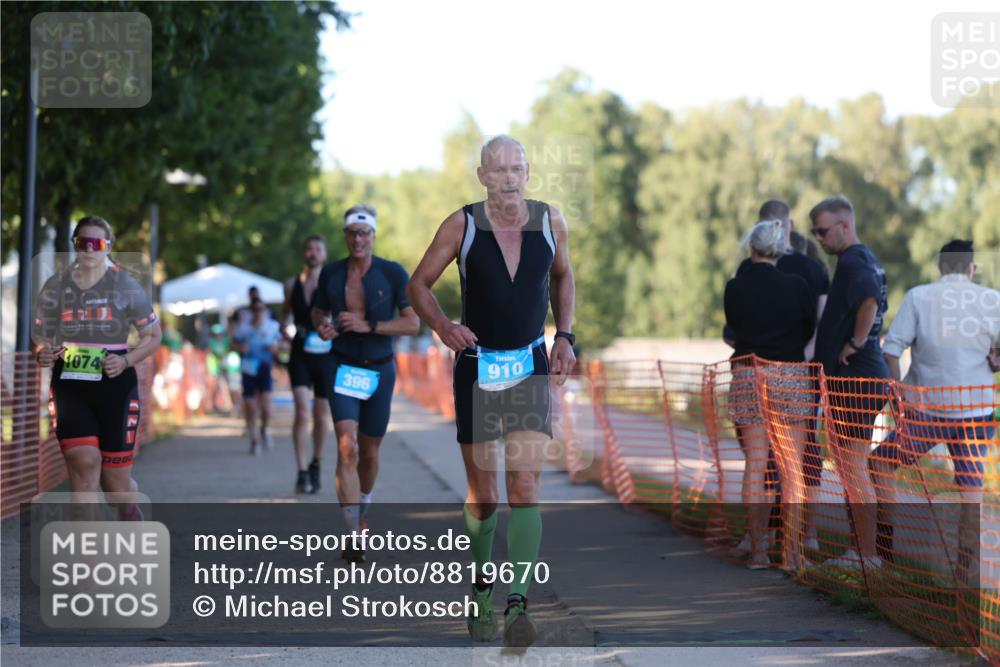07.09.2025 - 19. Norderstedt Triathlon Michael Strokosch http://msf.ph/oto/8819670 07.09.2025 16:48:01 Laufen 396, 889, 910, 932, 947, 1074 meine-sportfotos.de