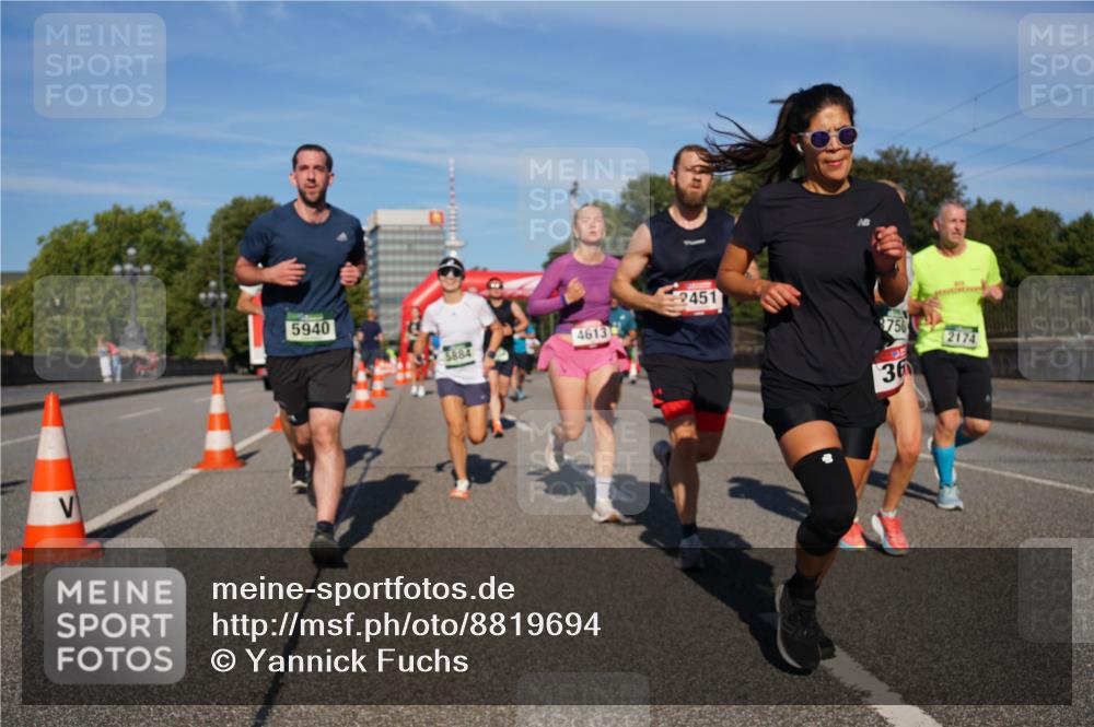 07.09.2025 - BARMER Alsterlauf Yannick Fuchs http://msf.ph/oto/8819694 07.09.2025 09:44:27 Laufen 5940, 5884, 4613, 2451, 750, 36, 2174 meine-sportfotos.de