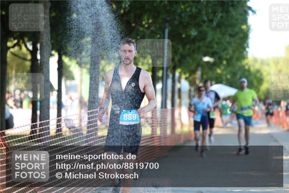 07.09.2025 - 19. Norderstedt Triathlon Michael Strokosch http://msf.ph/oto/8819700 07.09.2025 16:48:06 Laufen 396, 889, 903, 947, 1074, 1618 meine-sportfotos.de