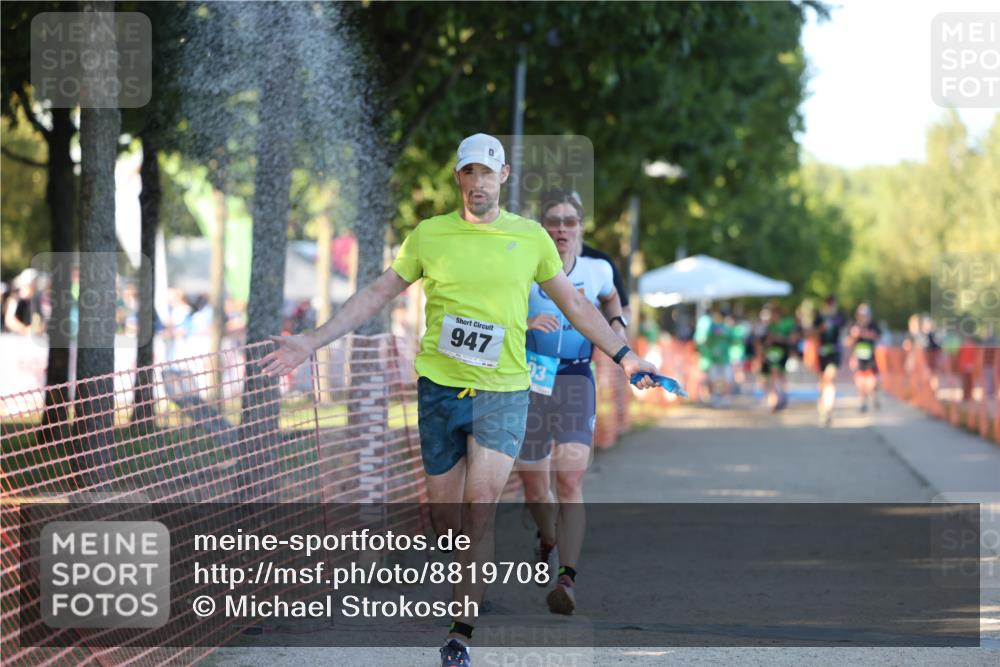 07.09.2025 - 19. Norderstedt Triathlon Michael Strokosch http://msf.ph/oto/8819708 07.09.2025 16:48:09 Laufen 889, 903, 947, 1618 meine-sportfotos.de