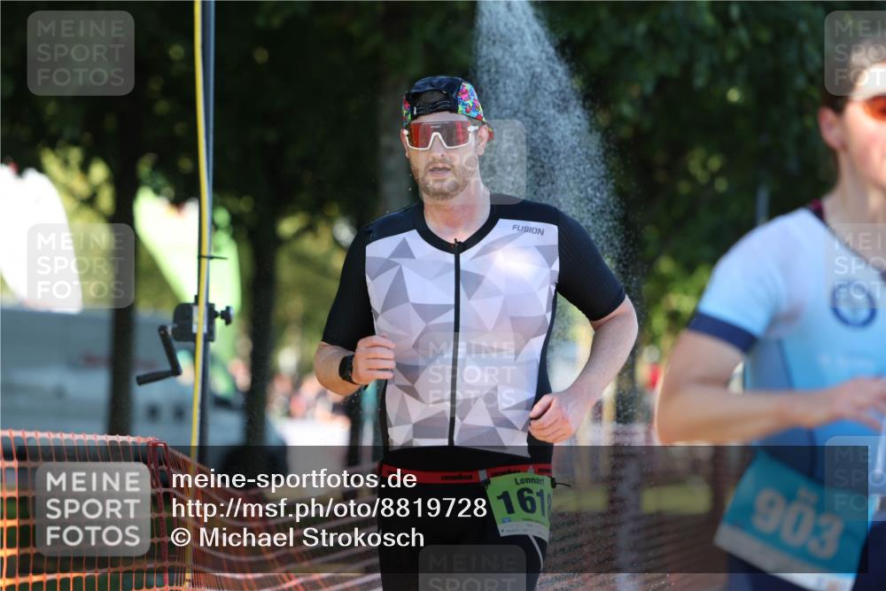 07.09.2025 - 19. Norderstedt Triathlon Michael Strokosch http://msf.ph/oto/8819728 07.09.2025 16:48:12 Laufen 903, 947, 1618 meine-sportfotos.de