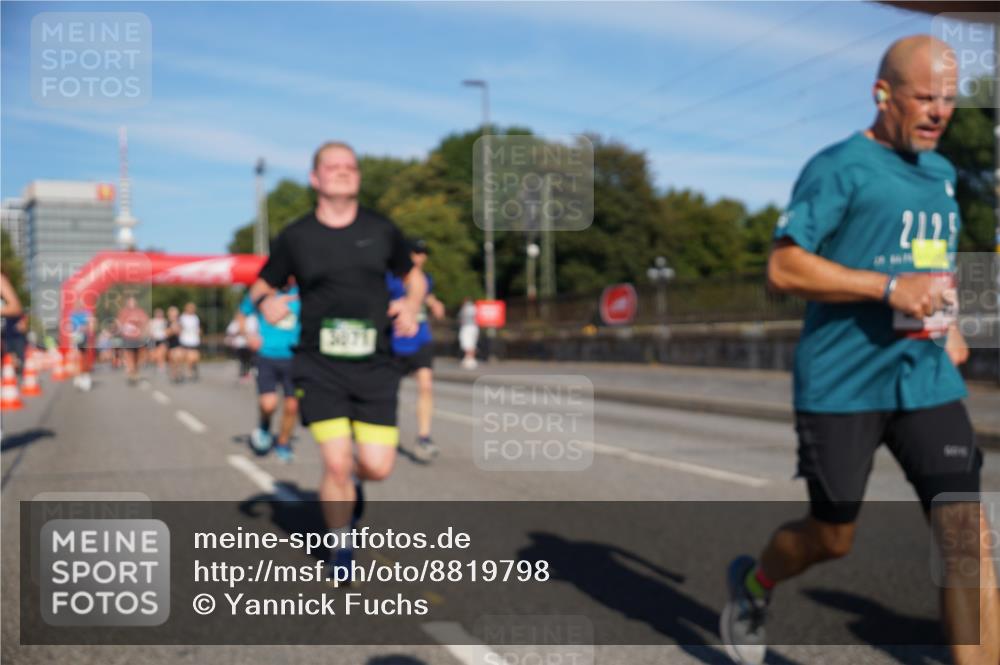 07.09.2025 - BARMER Alsterlauf Yannick Fuchs http://msf.ph/oto/8819798 07.09.2025 09:44:31 Laufen 3071, 2, 1, 25 meine-sportfotos.de