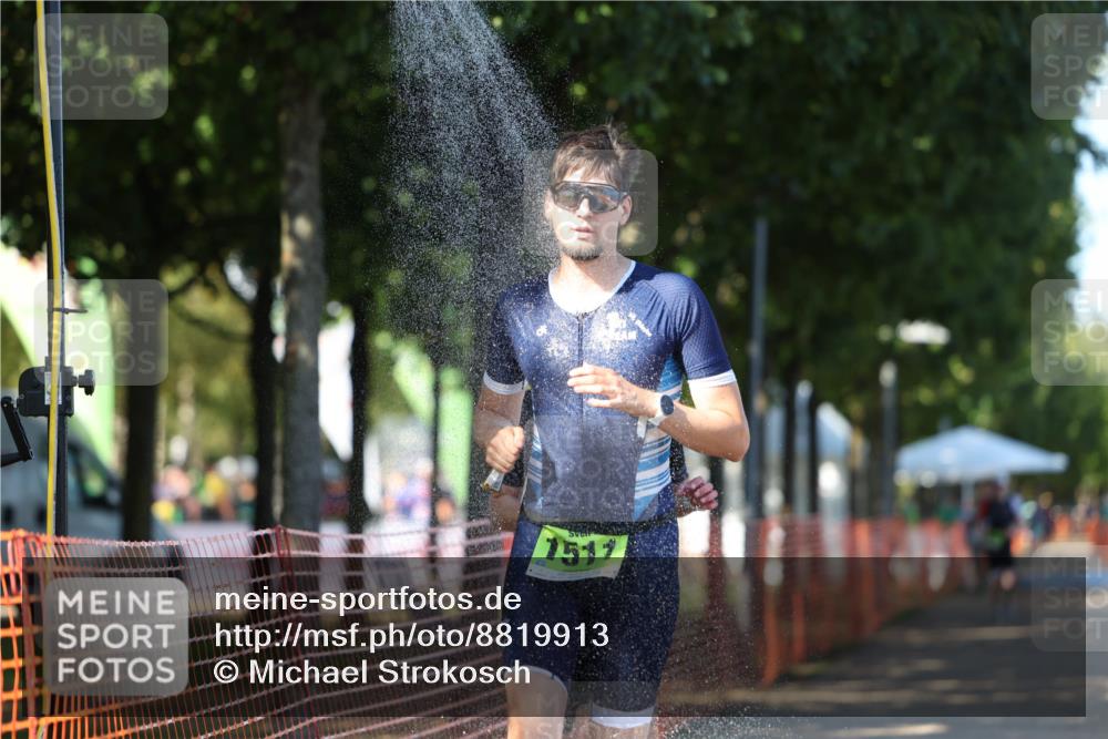 07.09.2025 - 19. Norderstedt Triathlon Michael Strokosch http://msf.ph/oto/8819913 07.09.2025 15:48:19 Laufen 472, 1511 meine-sportfotos.de