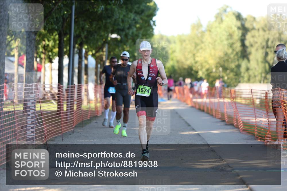 07.09.2025 - 19. Norderstedt Triathlon Michael Strokosch http://msf.ph/oto/8819938 07.09.2025 16:49:13 Laufen 371, 1442, 1574 meine-sportfotos.de
