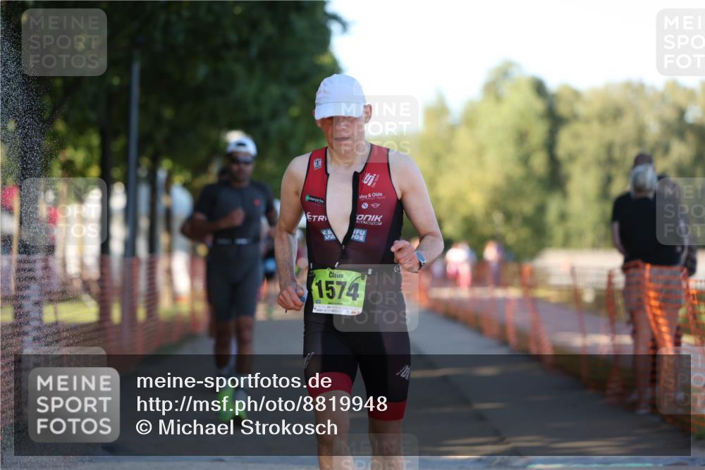 07.09.2025 - 19. Norderstedt Triathlon Michael Strokosch http://msf.ph/oto/8819948 07.09.2025 16:49:14 Laufen 371, 1442, 1574 meine-sportfotos.de