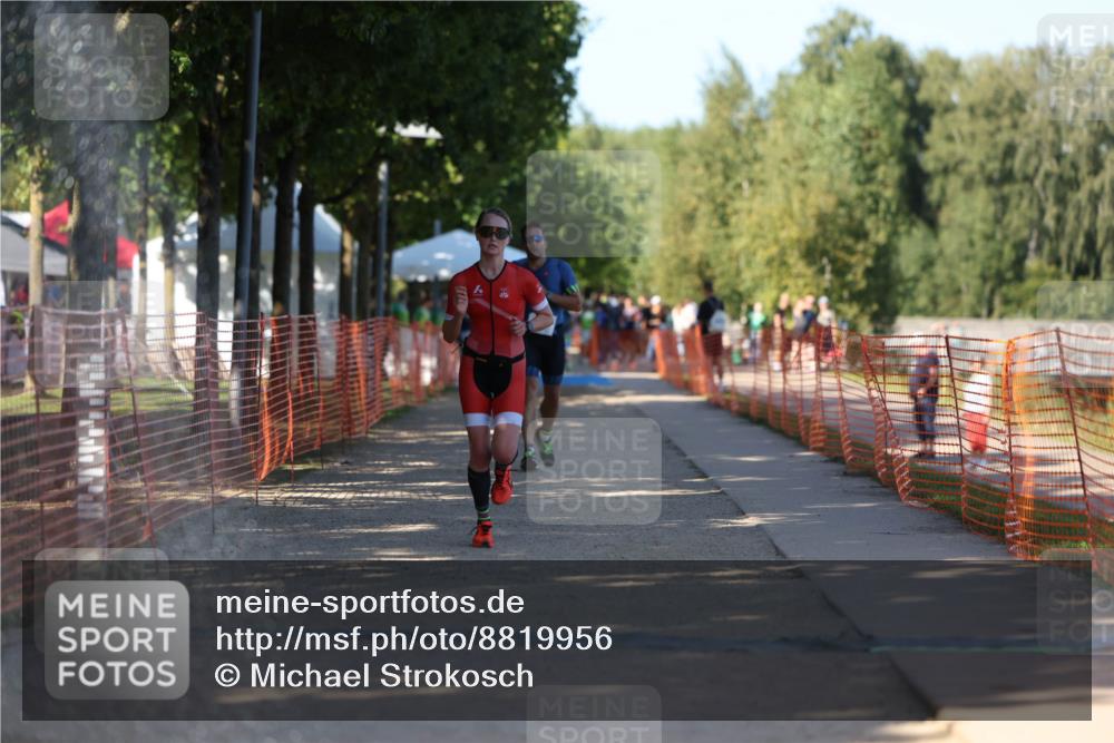 07.09.2025 - 19. Norderstedt Triathlon Michael Strokosch http://msf.ph/oto/8819956 07.09.2025 15:48:32 Laufen 382, 1404 meine-sportfotos.de