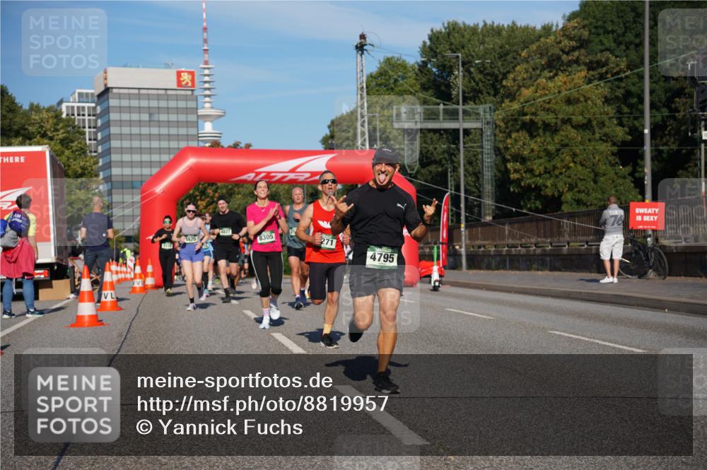 07.09.2025 - BARMER Alsterlauf Yannick Fuchs http://msf.ph/oto/8819957 07.09.2025 09:44:39 Laufen 4827, 5420, 8305, 271, 4795, 76 meine-sportfotos.de