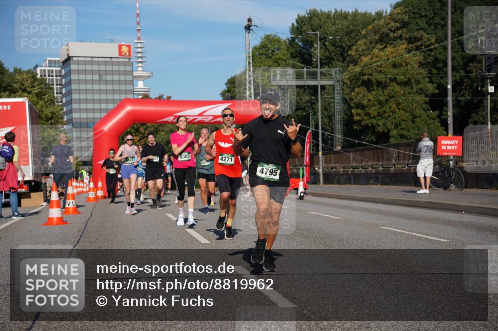 07.09.2025 - BARMER Alsterlauf Yannick Fuchs http://msf.ph/oto/8819962 07.09.2025 09:44:39 Laufen 8305, 2508, 4271, 4795, 76 meine-sportfotos.de