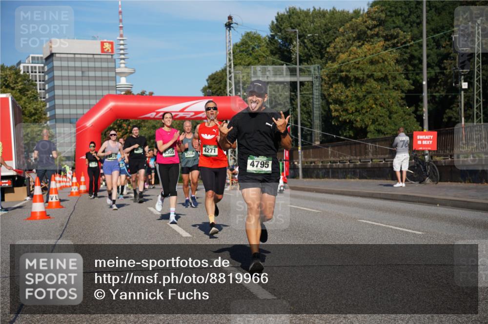 07.09.2025 - BARMER Alsterlauf Yannick Fuchs http://msf.ph/oto/8819966 07.09.2025 09:44:39 Laufen 4271, 6305, 2508, 4795 meine-sportfotos.de