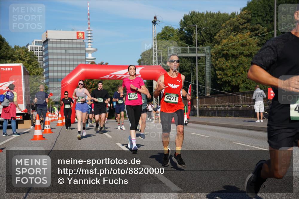 07.09.2025 - BARMER Alsterlauf Yannick Fuchs http://msf.ph/oto/8820000 07.09.2025 09:44:40 Laufen 8305, 4827, 4271, 76, 4 meine-sportfotos.de