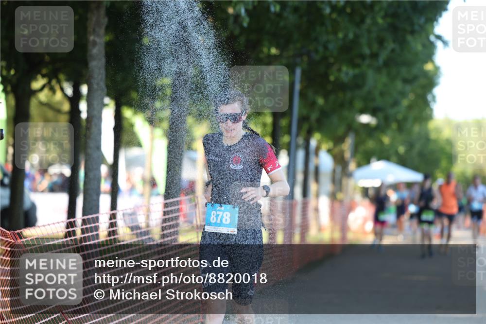 07.09.2025 - 19. Norderstedt Triathlon Michael Strokosch http://msf.ph/oto/8820018 07.09.2025 16:49:36 Laufen 425, 878, 933, 1096 meine-sportfotos.de