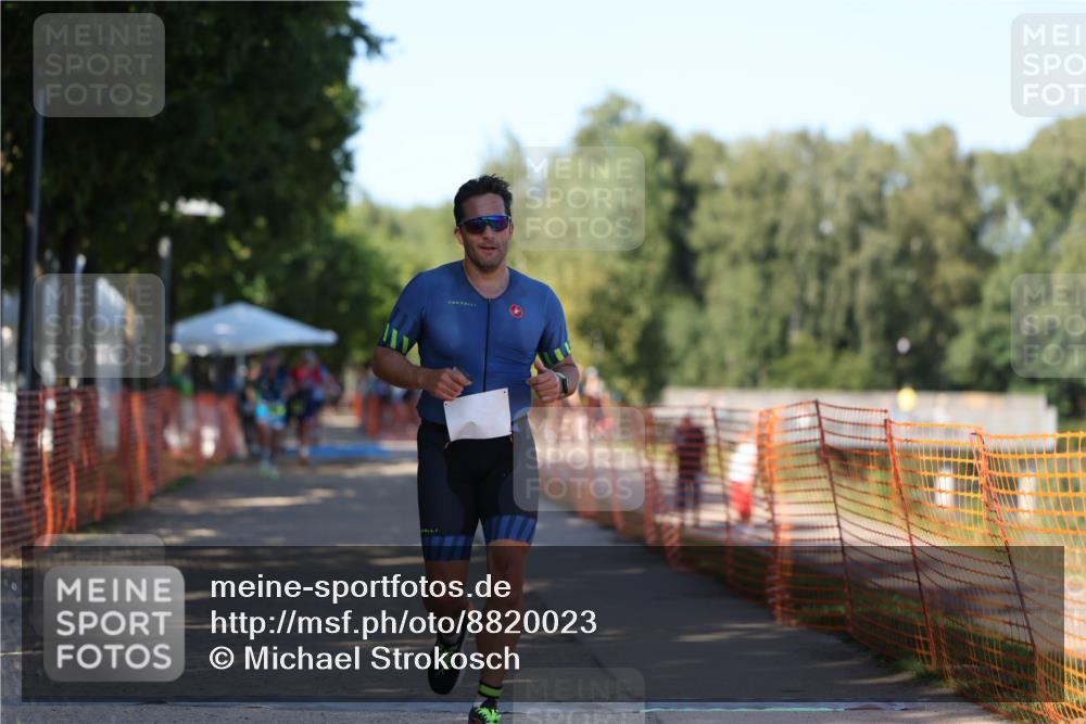 07.09.2025 - 19. Norderstedt Triathlon Michael Strokosch http://msf.ph/oto/8820023 07.09.2025 15:48:38 Laufen 382, 1404 meine-sportfotos.de
