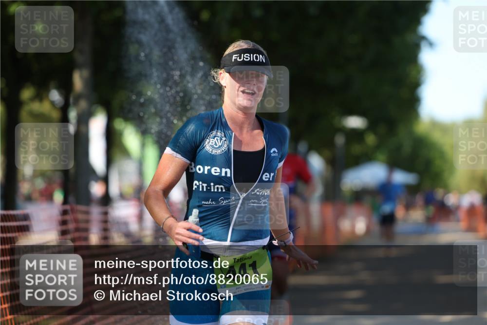 07.09.2025 - 19. Norderstedt Triathlon Michael Strokosch http://msf.ph/oto/8820065 07.09.2025 15:48:50 Laufen 441, 1408, 1496 meine-sportfotos.de