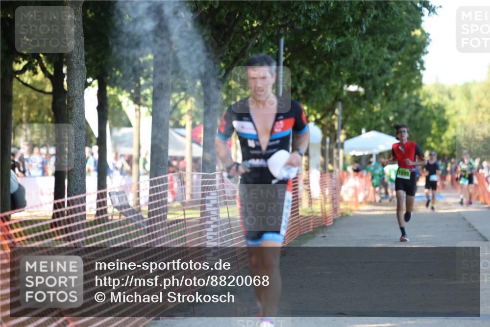07.09.2025 - 19. Norderstedt Triathlon Michael Strokosch http://msf.ph/oto/8820068 07.09.2025 16:49:50 Laufen 376, 883, 1417, 1585, 1607 meine-sportfotos.de