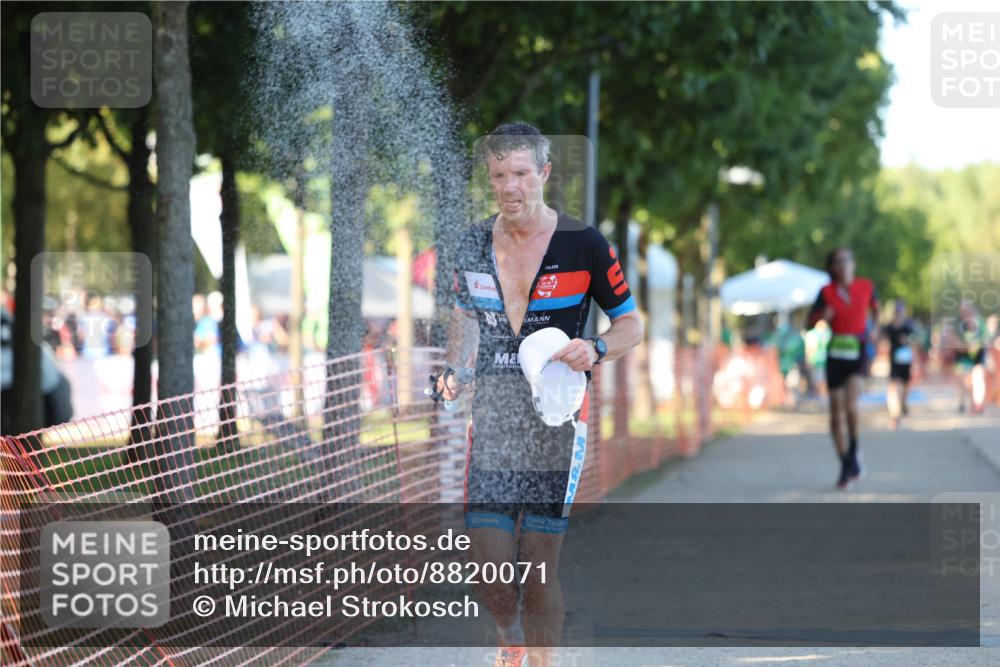07.09.2025 - 19. Norderstedt Triathlon Michael Strokosch http://msf.ph/oto/8820071 07.09.2025 16:49:51 Laufen 376, 883, 1417, 1585, 1607 meine-sportfotos.de