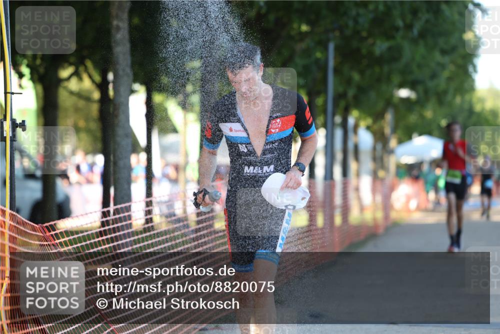 07.09.2025 - 19. Norderstedt Triathlon Michael Strokosch http://msf.ph/oto/8820075 07.09.2025 16:49:51 Laufen 376, 883, 1417, 1585, 1607 meine-sportfotos.de
