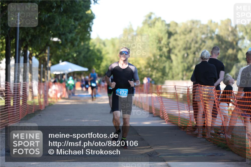 07.09.2025 - 19. Norderstedt Triathlon Michael Strokosch http://msf.ph/oto/8820106 07.09.2025 16:50:01 Laufen 1472, 1547 meine-sportfotos.de