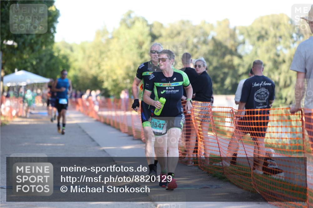 07.09.2025 - 19. Norderstedt Triathlon Michael Strokosch http://msf.ph/oto/8820129 07.09.2025 16:50:09 Laufen 924, 1524, 1547 meine-sportfotos.de