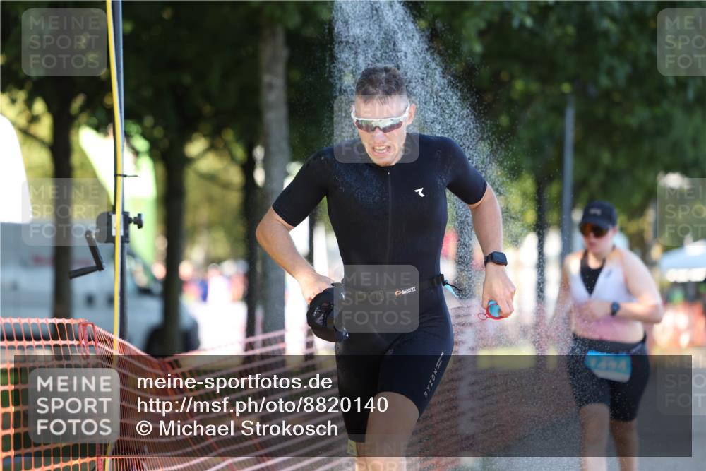 07.09.2025 - 19. Norderstedt Triathlon Michael Strokosch http://msf.ph/oto/8820140 07.09.2025 16:50:34 Laufen 372, 1061 meine-sportfotos.de