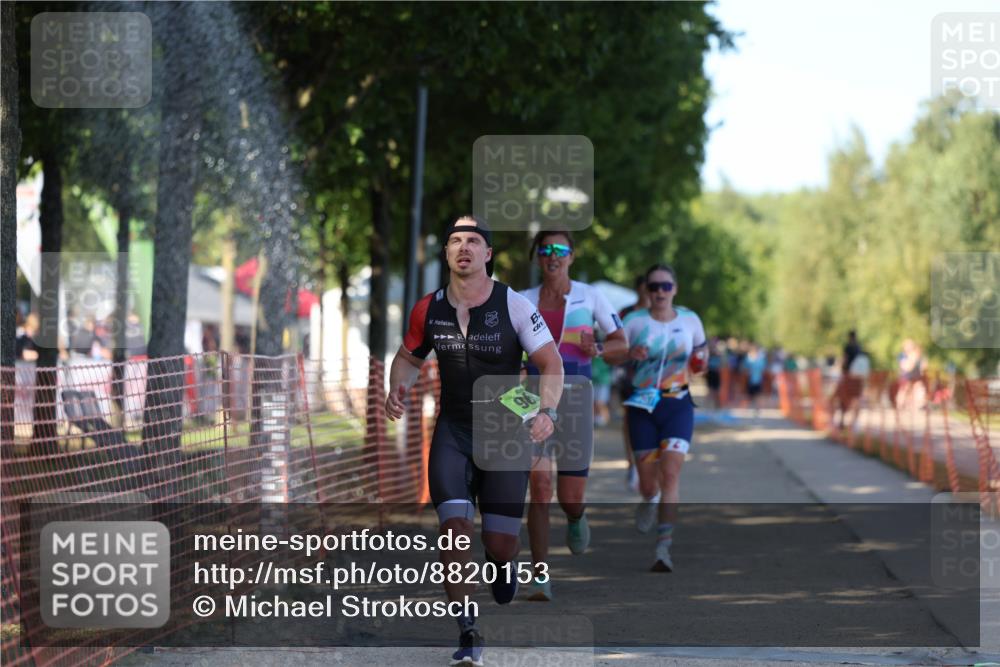 07.09.2025 - 19. Norderstedt Triathlon Michael Strokosch http://msf.ph/oto/8820153 07.09.2025 15:49:26 Laufen 407, 438, 475, 968 meine-sportfotos.de