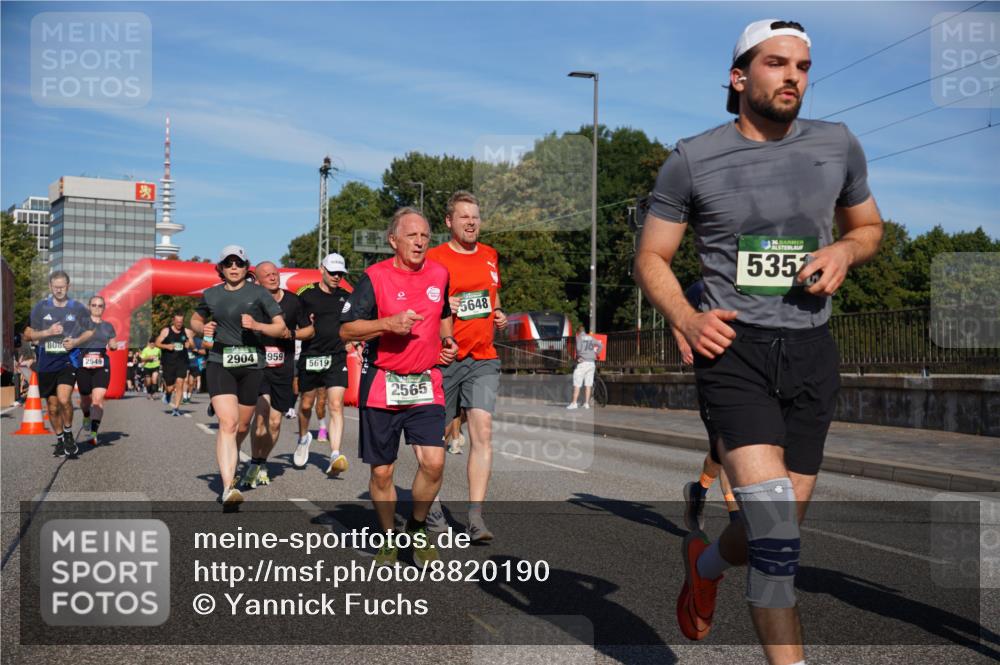 07.09.2025 - BARMER Alsterlauf Yannick Fuchs http://msf.ph/oto/8820190 07.09.2025 09:44:49 Laufen 808, 2549, 2904, 959, 5619, 2565, 5648, 535 meine-sportfotos.de