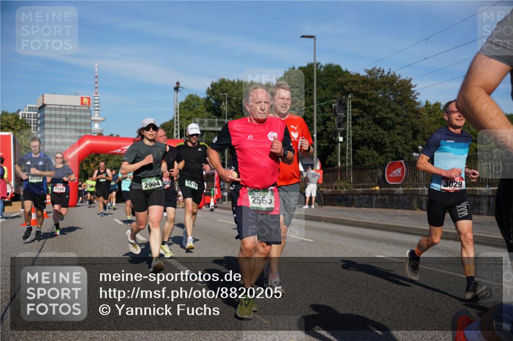 07.09.2025 - BARMER Alsterlauf Yannick Fuchs http://msf.ph/oto/8820205 07.09.2025 09:44:50 Laufen 8089, 2549, 2904, 59, 5619, 2565, 3029 meine-sportfotos.de