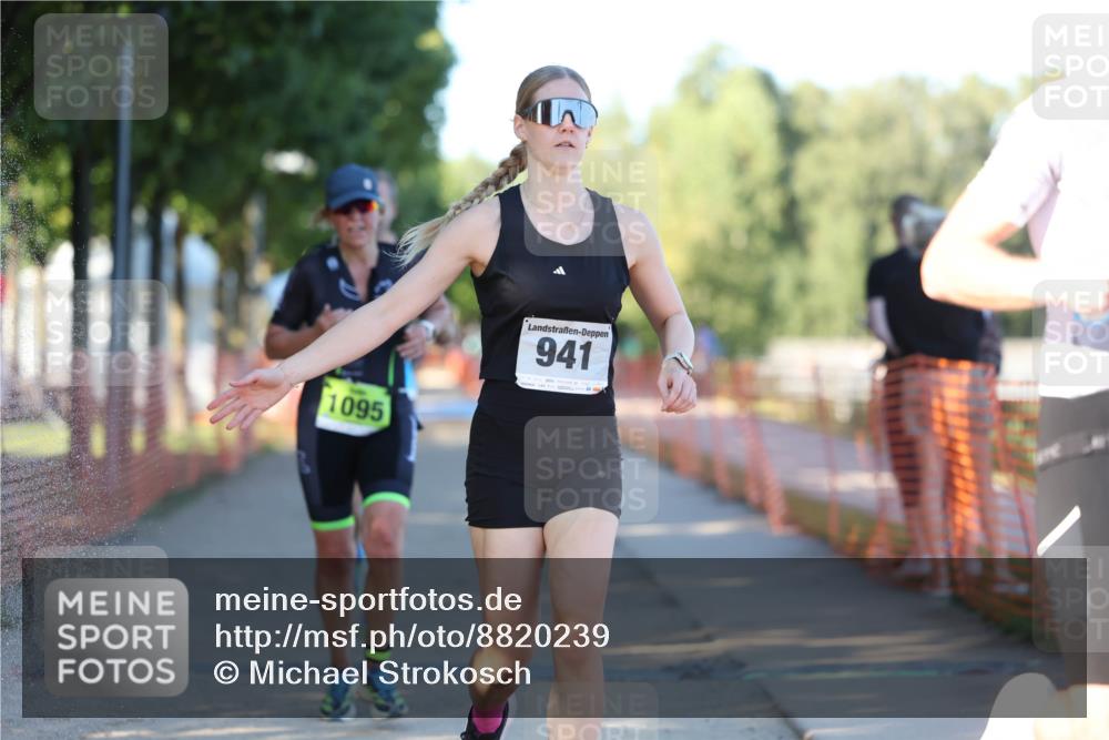 07.09.2025 - 19. Norderstedt Triathlon Michael Strokosch http://msf.ph/oto/8820239 07.09.2025 16:51:08 Laufen 864, 868, 941, 1095, 1407 meine-sportfotos.de
