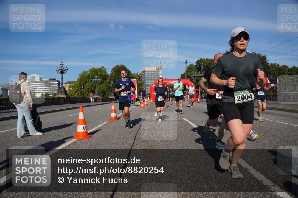 07.09.2025 - BARMER Alsterlauf Yannick Fuchs http://msf.ph/oto/8820254 07.09.2025 09:44:51 Laufen 66, 808, 39, 2549, 2904, 8290 meine-sportfotos.de