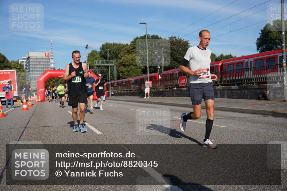 07.09.2025 - BARMER Alsterlauf Yannick Fuchs http://msf.ph/oto/8820345 07.09.2025 09:44:55 Laufen 4439, 195, 8425, 398 meine-sportfotos.de