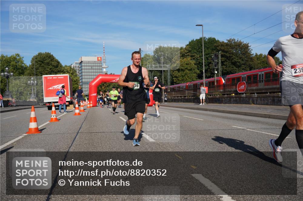 07.09.2025 - BARMER Alsterlauf Yannick Fuchs http://msf.ph/oto/8820352 07.09.2025 09:44:55 Laufen 39, 5, 8425, 239 meine-sportfotos.de