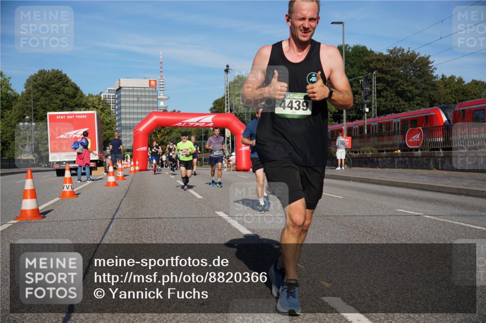 07.09.2025 - BARMER Alsterlauf Yannick Fuchs http://msf.ph/oto/8820366 07.09.2025 09:44:56 Laufen 5585, 4439 meine-sportfotos.de