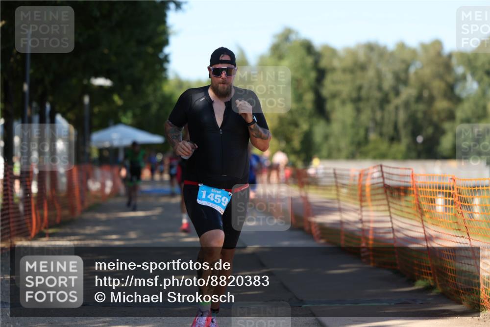 07.09.2025 - 19. Norderstedt Triathlon Michael Strokosch http://msf.ph/oto/8820383 07.09.2025 15:50:08 Laufen 377, 445, 478, 1459 meine-sportfotos.de