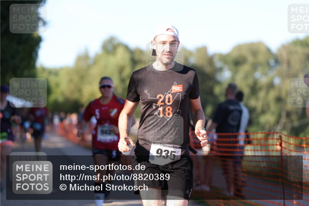 07.09.2025 - 19. Norderstedt Triathlon Michael Strokosch http://msf.ph/oto/8820389 07.09.2025 16:52:25 Laufen 418, 935, 942, 957, 1046, 1094 meine-sportfotos.de