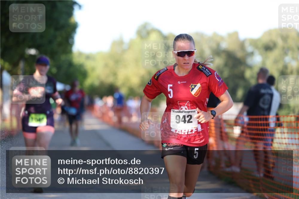 07.09.2025 - 19. Norderstedt Triathlon Michael Strokosch http://msf.ph/oto/8820397 07.09.2025 16:52:27 Laufen 418, 935, 942, 957, 1046 meine-sportfotos.de