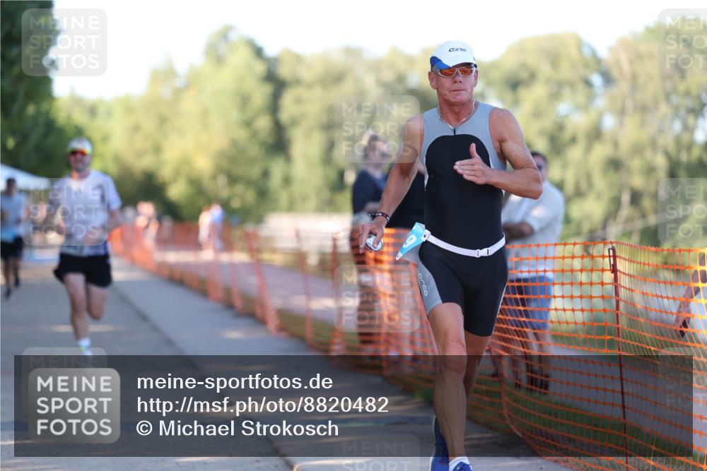 07.09.2025 - 19. Norderstedt Triathlon Michael Strokosch http://msf.ph/oto/8820482 07.09.2025 16:52:59 Laufen 378, 1419 meine-sportfotos.de
