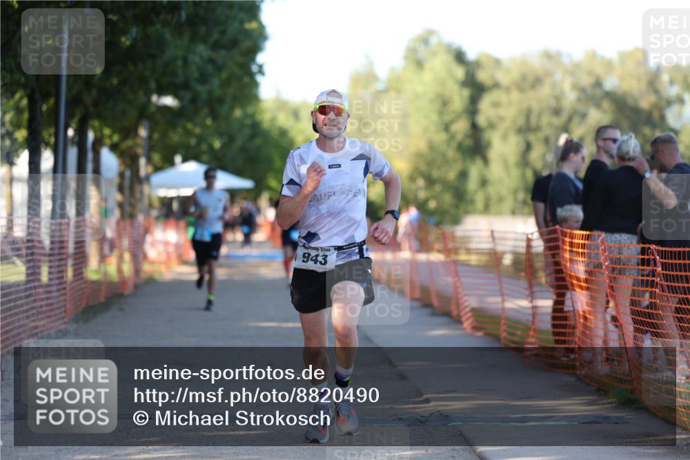 07.09.2025 - 19. Norderstedt Triathlon Michael Strokosch http://msf.ph/oto/8820490 07.09.2025 16:53:00 Laufen 378, 1419 meine-sportfotos.de