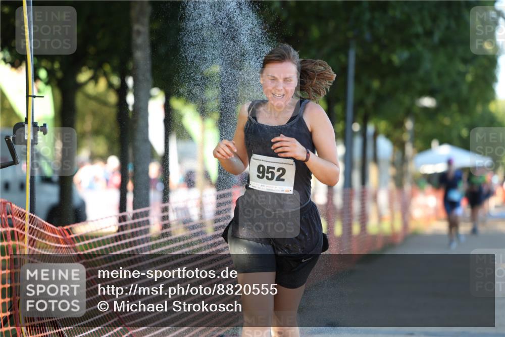 07.09.2025 - 19. Norderstedt Triathlon Michael Strokosch http://msf.ph/oto/8820555 07.09.2025 16:53:31 Laufen 386, 885, 952 meine-sportfotos.de