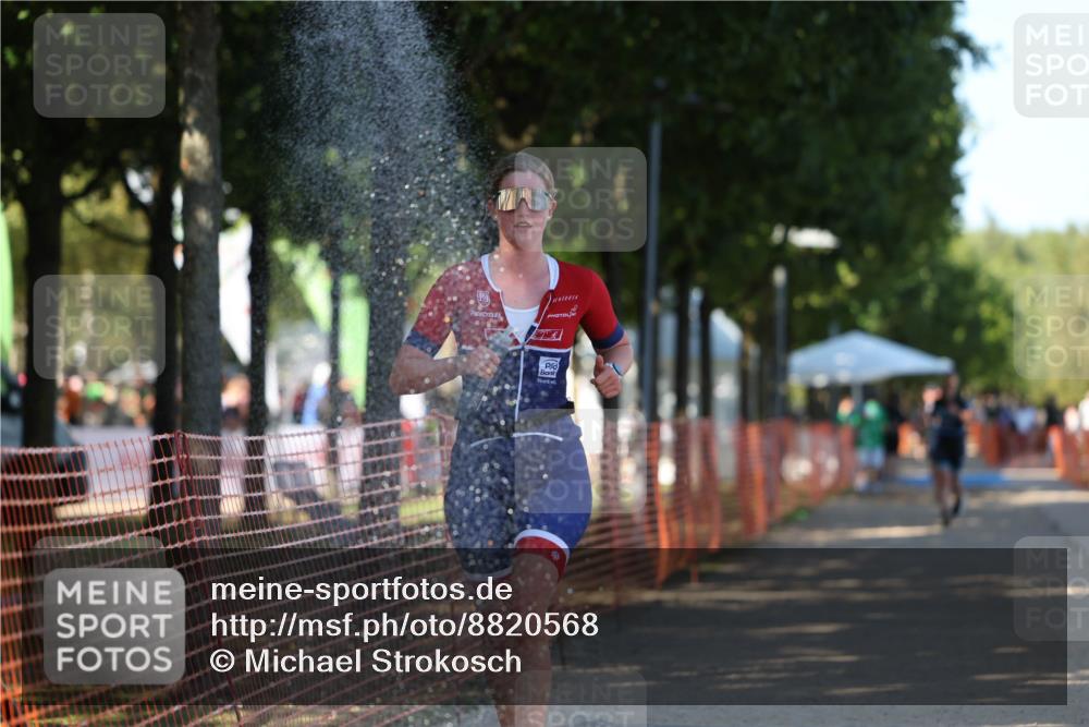 07.09.2025 - 19. Norderstedt Triathlon Michael Strokosch http://msf.ph/oto/8820568 07.09.2025 15:51:06 Laufen 1498 meine-sportfotos.de