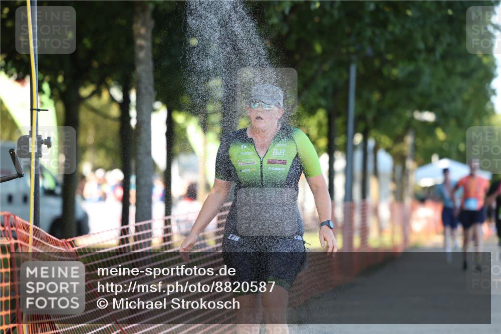 07.09.2025 - 19. Norderstedt Triathlon Michael Strokosch http://msf.ph/oto/8820587 07.09.2025 16:53:48 Laufen 405, 454, 1083 meine-sportfotos.de