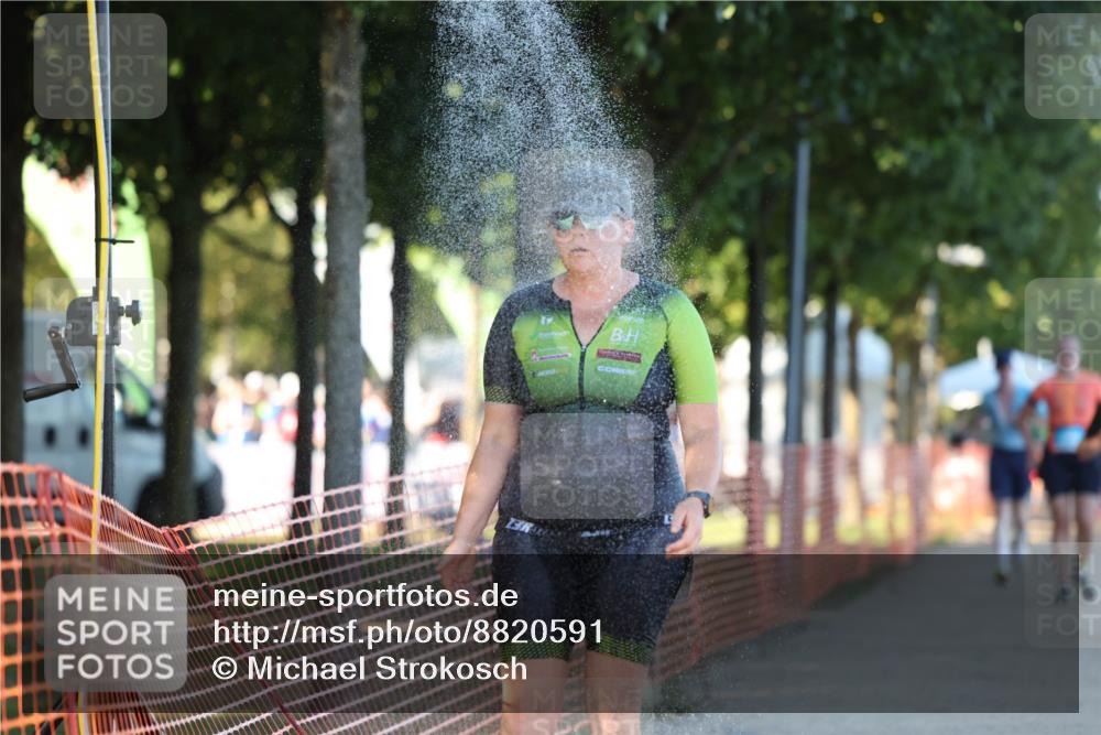 07.09.2025 - 19. Norderstedt Triathlon Michael Strokosch http://msf.ph/oto/8820591 07.09.2025 16:53:49 Laufen 390, 405, 454, 1083 meine-sportfotos.de