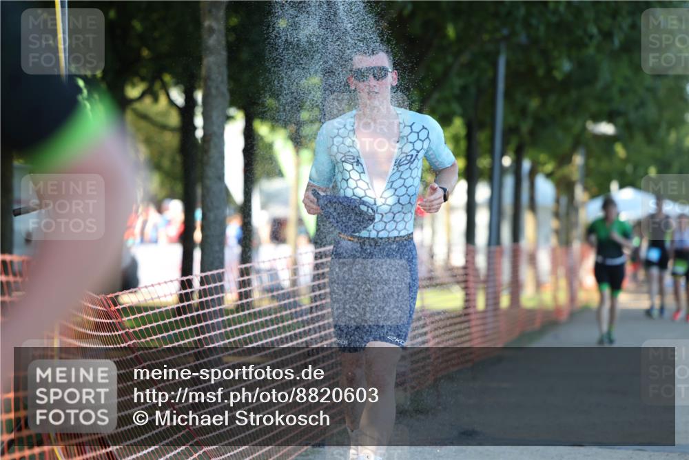 07.09.2025 - 19. Norderstedt Triathlon Michael Strokosch http://msf.ph/oto/8820603 07.09.2025 16:53:56 Laufen 390, 405, 466, 1083 meine-sportfotos.de