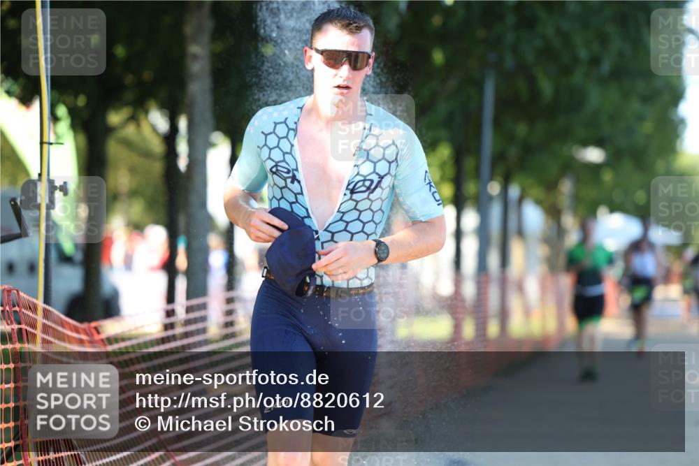 07.09.2025 - 19. Norderstedt Triathlon Michael Strokosch http://msf.ph/oto/8820612 07.09.2025 16:53:57 Laufen 390, 405, 466, 1083, 1104 meine-sportfotos.de
