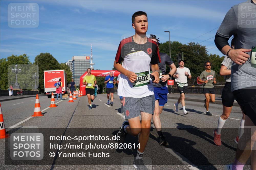 07.09.2025 - BARMER Alsterlauf Yannick Fuchs http://msf.ph/oto/8820614 07.09.2025 09:45:12 Laufen 5177, 5702, 5692, 827, 4880 meine-sportfotos.de
