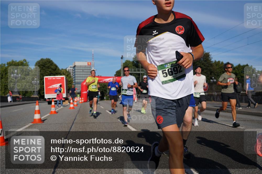 07.09.2025 - BARMER Alsterlauf Yannick Fuchs http://msf.ph/oto/8820624 07.09.2025 09:45:13 Laufen 6169, 36, 1, 5692, 8273, 4880 meine-sportfotos.de