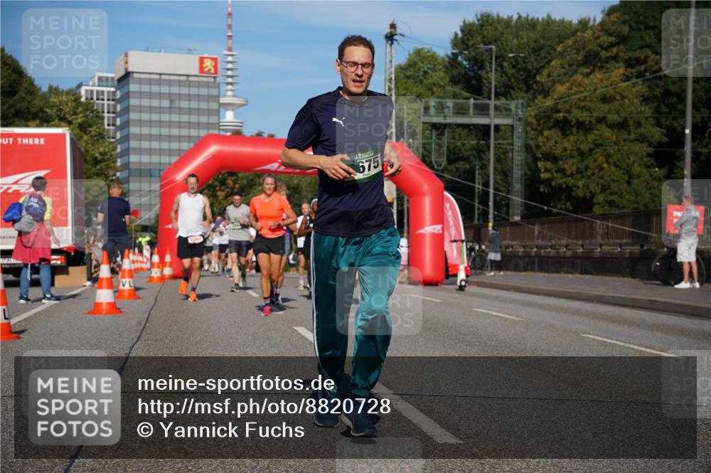07.09.2025 - BARMER Alsterlauf Yannick Fuchs http://msf.ph/oto/8820728 07.09.2025 09:45:18 Laufen 675 meine-sportfotos.de