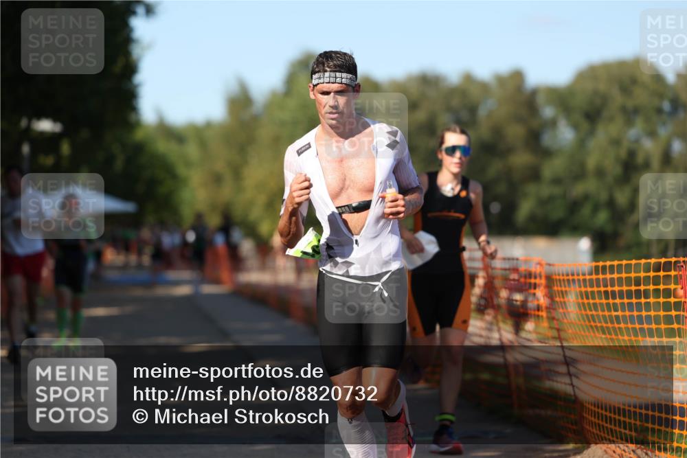 07.09.2025 - 19. Norderstedt Triathlon Michael Strokosch http://msf.ph/oto/8820732 07.09.2025 15:51:52 Laufen 459, 1431, 1480 meine-sportfotos.de