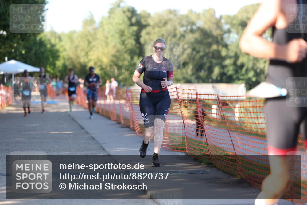 07.09.2025 - 19. Norderstedt Triathlon Michael Strokosch http://msf.ph/oto/8820737 07.09.2025 16:54:41 Laufen 870, 1405, 1557 meine-sportfotos.de