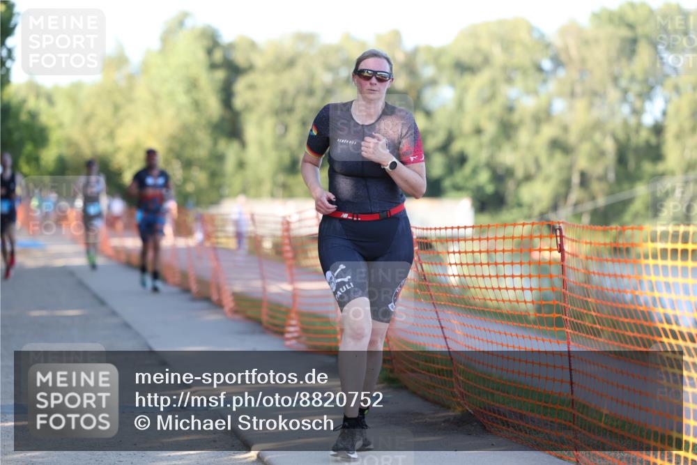 07.09.2025 - 19. Norderstedt Triathlon Michael Strokosch http://msf.ph/oto/8820752 07.09.2025 16:54:43 Laufen 870, 1405, 1443, 1557 meine-sportfotos.de