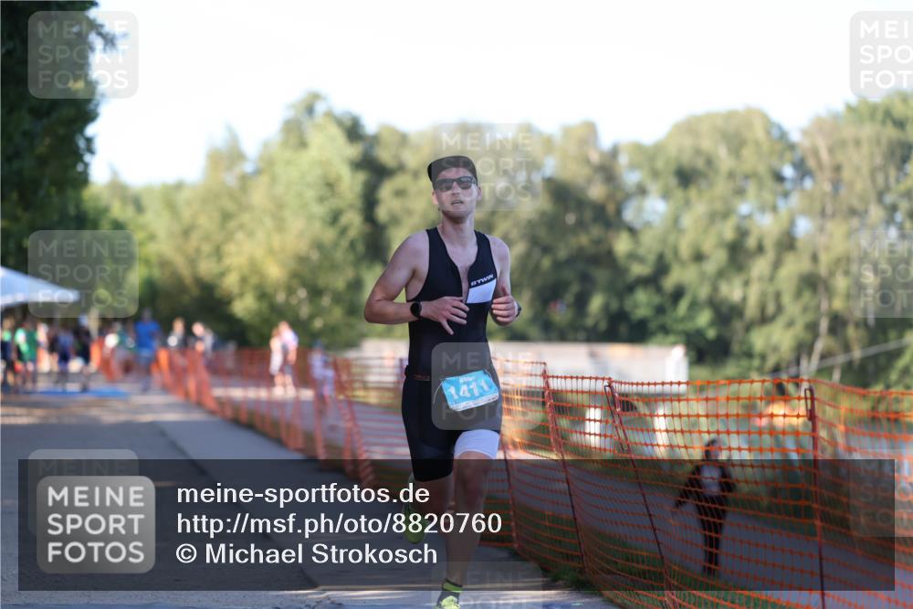 07.09.2025 - 19. Norderstedt Triathlon Michael Strokosch http://msf.ph/oto/8820760 07.09.2025 16:54:51 Laufen 870, 1411, 1443 meine-sportfotos.de