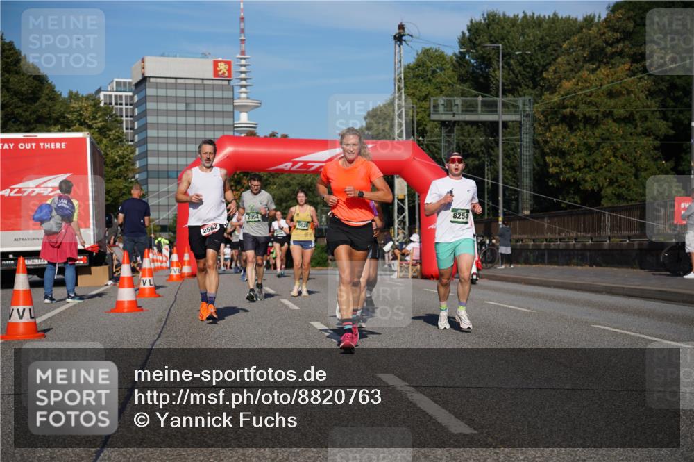 07.09.2025 - BARMER Alsterlauf Yannick Fuchs http://msf.ph/oto/8820763 07.09.2025 09:45:20 Laufen 2894, 2562, 5020, 8254 meine-sportfotos.de